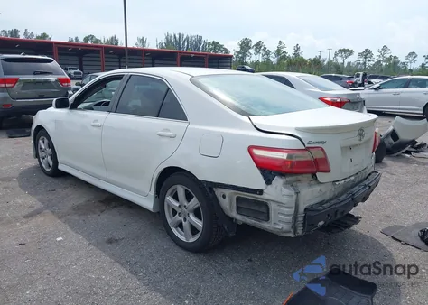2007 Toyota Camry Se z USA, uszkodzony, nr VIN 4T1BE46K27U604898